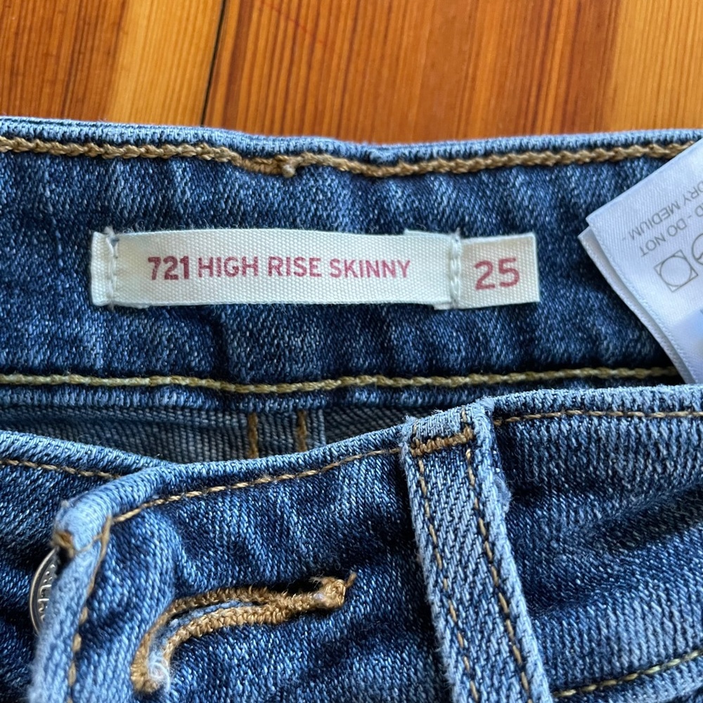 721 Levi’s high rise skinny